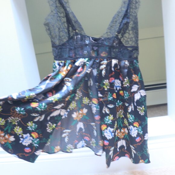 Victoria's Secret Chantilly Lace Black Floral Print Babydoll, size S NWOT - Picture 6 of 6